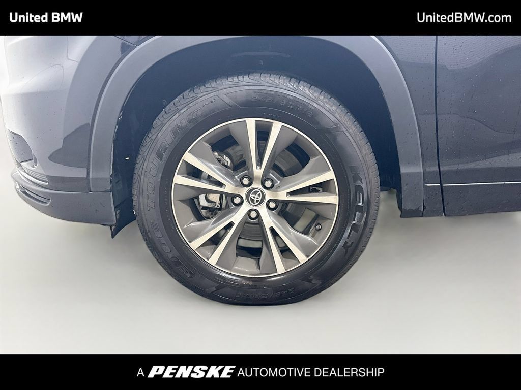 Used 2016 Toyota Highlander XLE FWD image 9