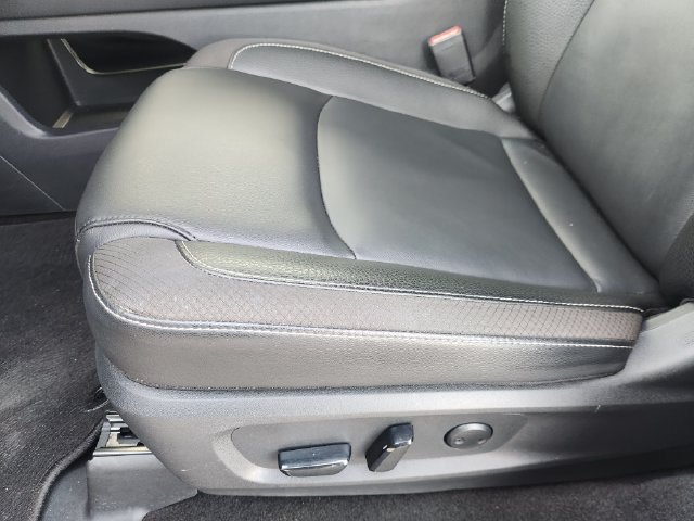Used 2025 Nissan Pathfinder SL FWD image 26