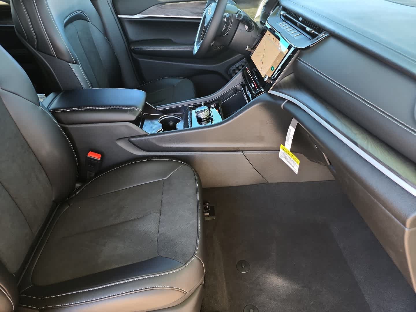 New 2026 Jeep Grand Cherokee Altitude AWD/4WD image 24