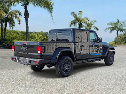 New 2026 Jeep Gladiator Sport image 4