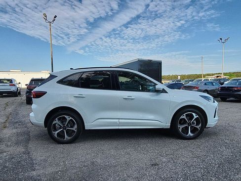 Used 2023 Ford Escape ST-Line Select w/ Tech Pack #2 AWD/4WD image 6