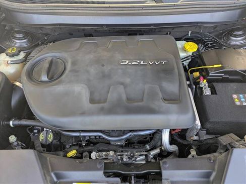 Used 2014 Jeep Cherokee Latitude AWD/4WD image 22