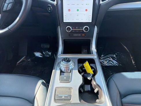 Used 2023 Ford Edge SEL w/ Sport Appearance Package image 16