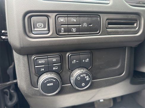 Certified 2024 Chevrolet Suburban RST w/ Sport Performance Package image 9