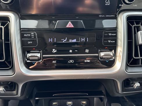 Used 2021 Kia Sorento S w/ Panoramic Sunroof Package image 17