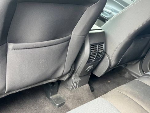 Certified 2018 Ford Escape SE FWD image 9