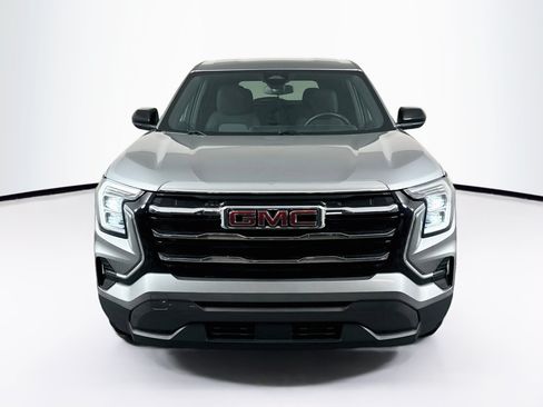 Used 2025 GMC Terrain Elevation AWD/4WD image 2