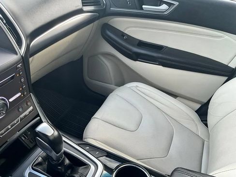 Used 2015 Ford Edge Titanium w/ Equipment Group 302A FWD image 18