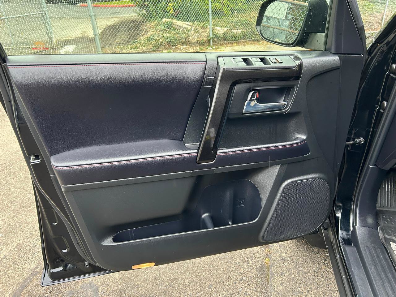 Used 2018 Toyota 4Runner TRD Off-Road Premium AWD/4WD image 8