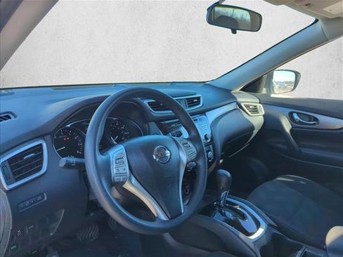 Used 2016 Nissan Rogue SV image 5