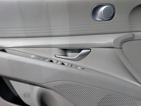 Used 2024 Hyundai Elantra SEL image 10