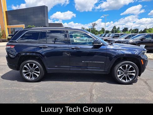 Used 2023 Jeep Grand Cherokee Overland w/ Luxury Tech Group IV AWD/4WD image 2