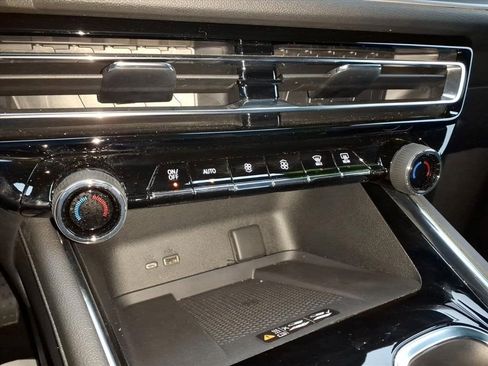 Certified 2024 Chevrolet Traverse LT image 25