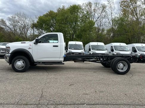 New 2026 RAM 4500 Tradesman w/ Chrome Appearance Group AWD/4WD image 5