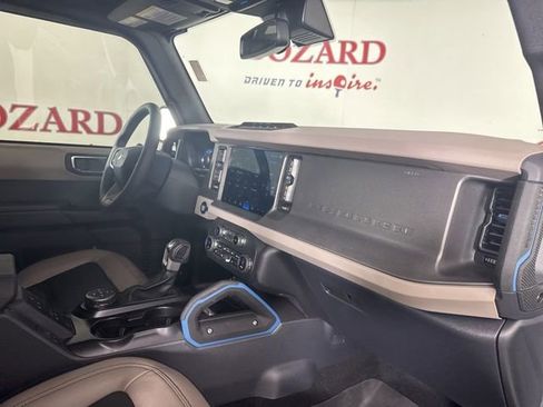 Used 2024 Ford Bronco Wildtrak image 17