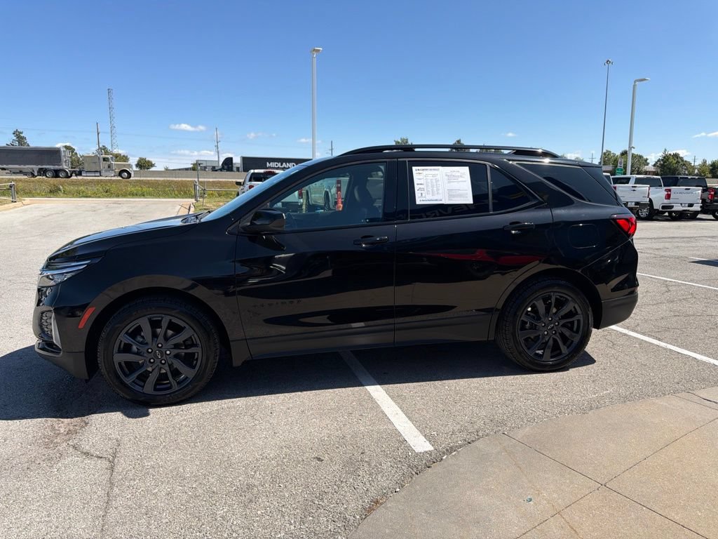Used 2022 Chevrolet Equinox RS w/ LPO, Floor Liner Package FWD image 6