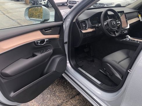 New 2026 Volvo XC90 T8 Plus image 10