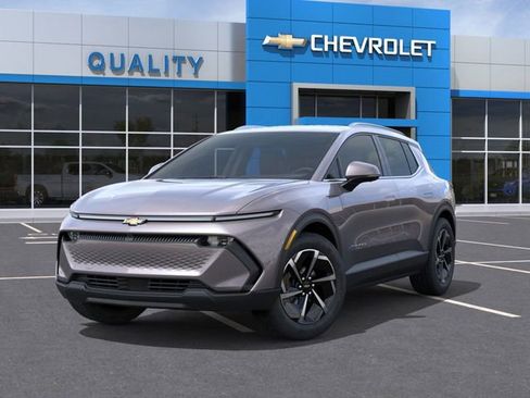 New 2026 Chevrolet Equinox EV LT image 6