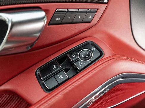 Used 2014 Porsche 911 Turbo S AWD/4WD image 81