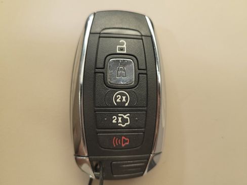 Used 2019 Lincoln Nautilus Select FWD image 32