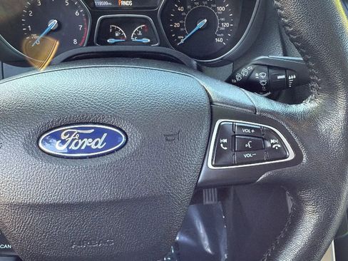 Used 2018 Ford Focus Titanium FWD image 31