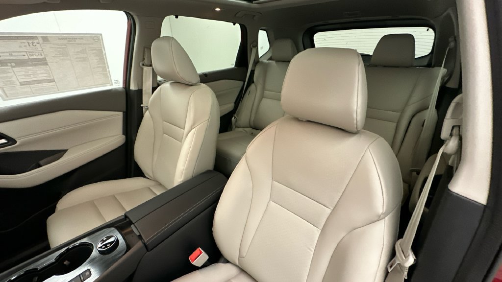 Certified 2024 Nissan Rogue SV w/ SV Premium Package AWD/4WD image 9