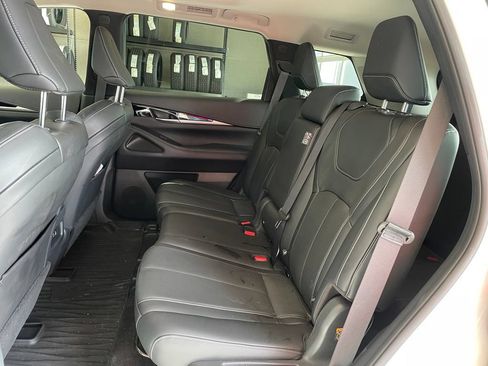 Used 2025 INFINITI QX60 Pure FWD image 17