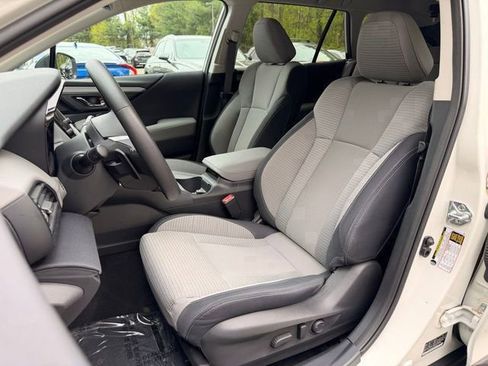 Used 2024 Subaru Outback Premium w/ Popular Package #1A AWD/4WD image 17