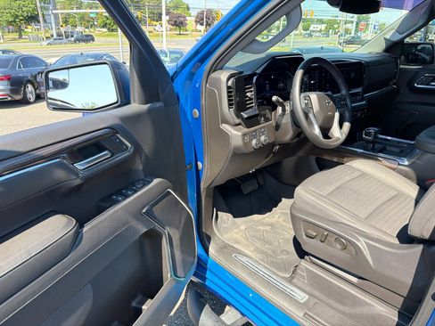 Certified 2023 Chevrolet Silverado 1500 RST w/ Protection Package AWD/4WD image 9