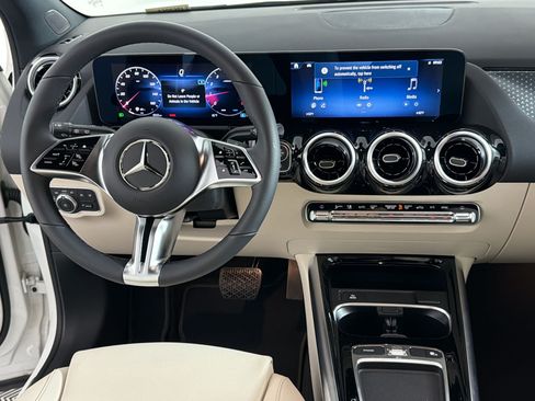 Used 2026 Mercedes-Benz GLA 250 4MATIC image 27