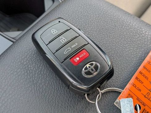 Used 2026 Toyota Camry SE FWD image 27