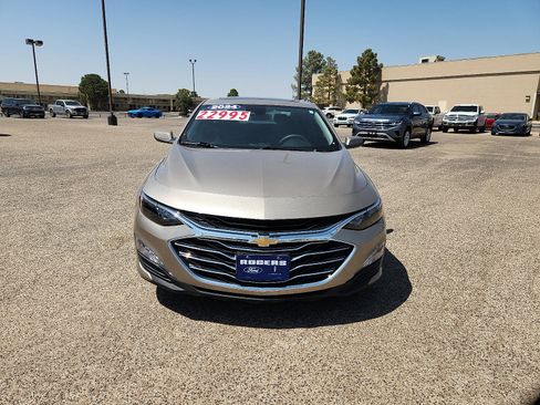 Used 2024 Chevrolet Malibu LT image 2