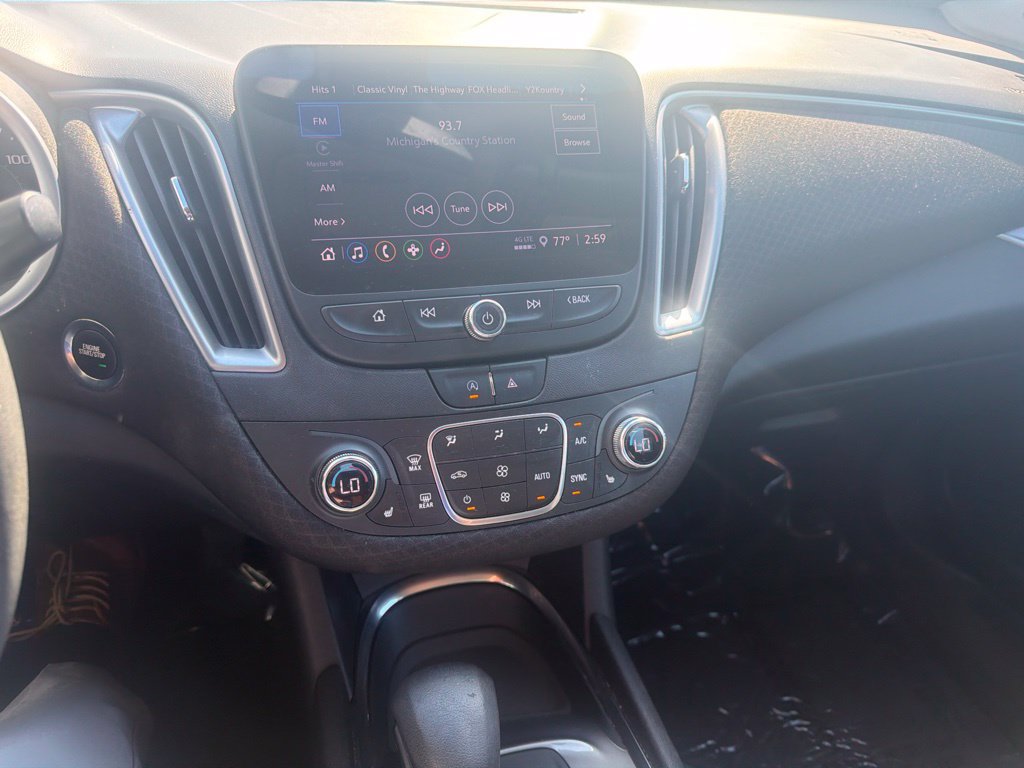 Used 2022 Chevrolet Malibu LT FWD image 17