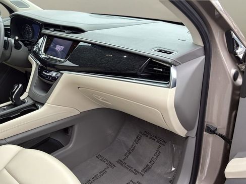 Certified 2022 Cadillac XT6 Premium Luxury w/ Technology Package image 10