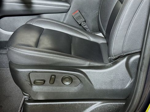 Used 2025 Chevrolet Tahoe LT RWD image 17