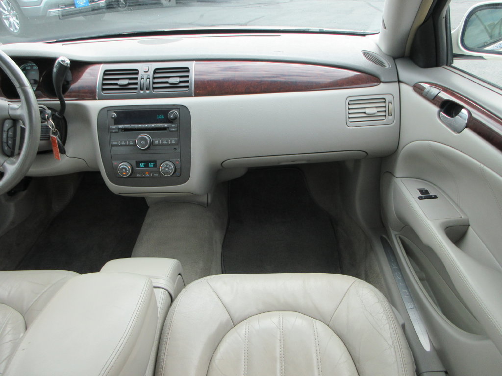Used 2011 Buick Lucerne CXL w/ Driver Confidence Package FWD image 16