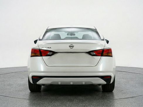 Used 2025 Nissan Altima 2.5 SV image 7