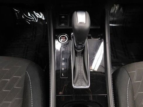 Used 2024 Nissan Kicks SV image 31