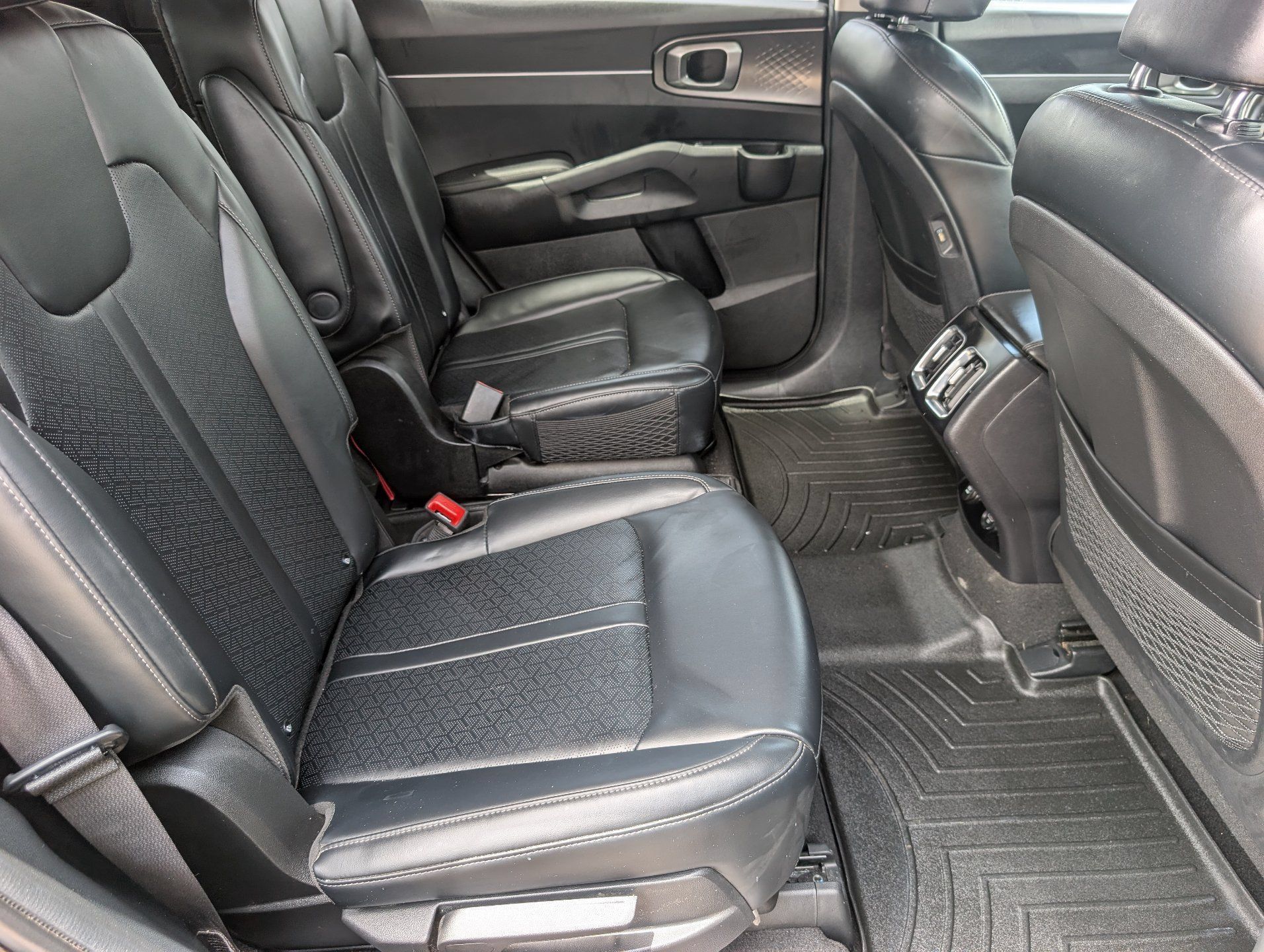 Used 2023 Kia Sorento EX AWD/4WD image 13