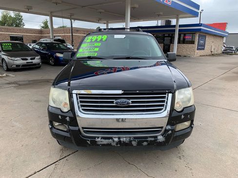 Used 2010 Ford Explorer XLT image 2
