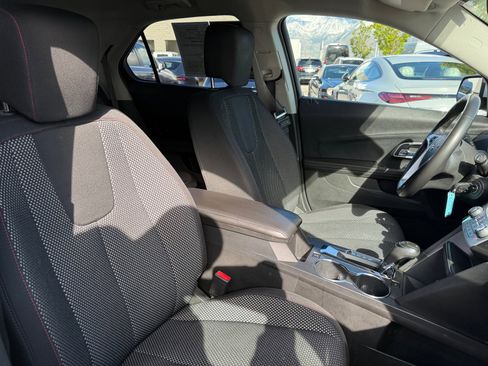 Used 2017 Chevrolet Equinox LT w/ Convenience Package AWD/4WD image 22