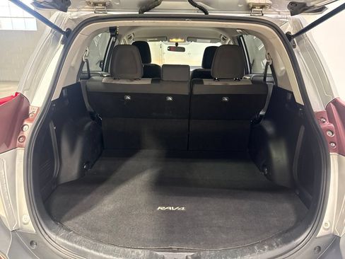 Used 2014 Toyota RAV4 LE AWD/4WD image 29