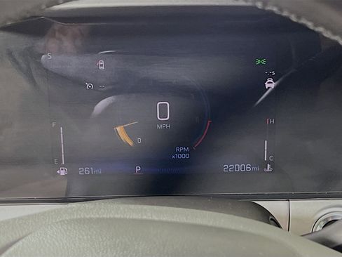 Used 2025 Chevrolet Trax LT w/ LT Convenience Package image 22