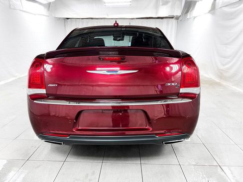 Used 2018 Chrysler 300 Limited w/ Safetytec Plus Group image 5