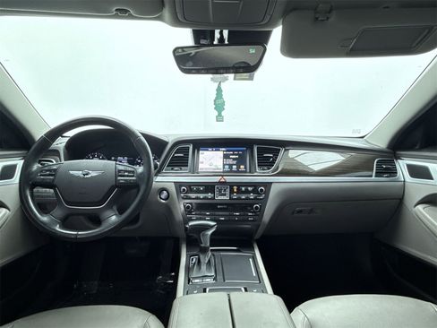 Used 2019 Genesis G80 3.8 image 21