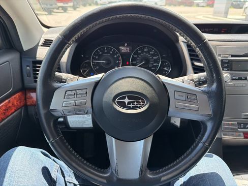 Used 2011 Subaru Outback 2.5i Limited AWD/4WD image 14