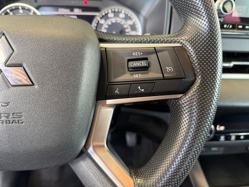 Used 2024 Mitsubishi Outlander ES FWD image 18