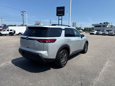 Used 2025 Nissan Pathfinder SV AWD/4WD image 5