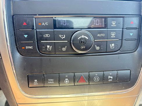 Used 2012 Jeep Grand Cherokee Overland Summit AWD/4WD image 27