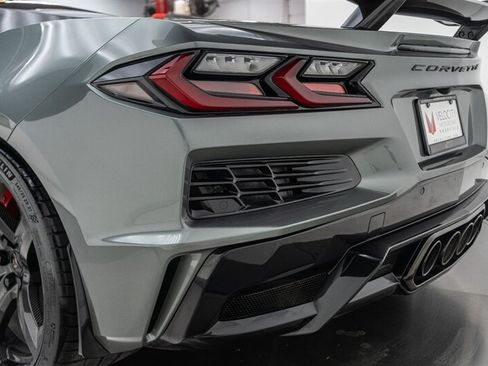 Used 2023 Chevrolet Corvette Z06 w/ Z07 Performance Package RWD image 31